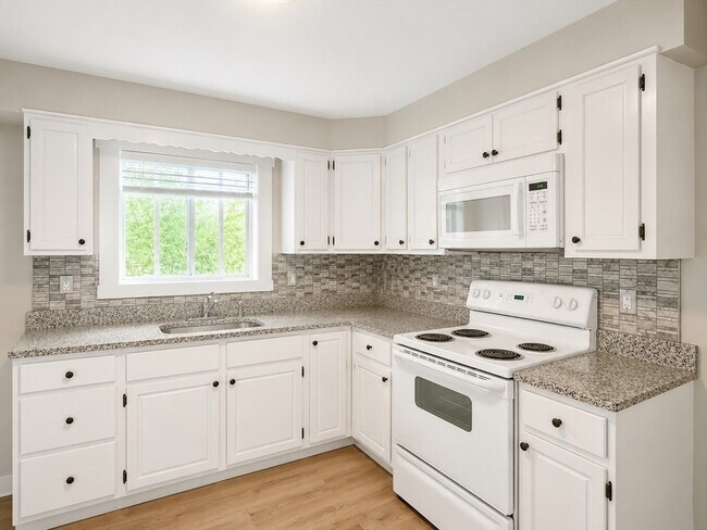 Building Photo - 75 Haviland Ave Unit 2