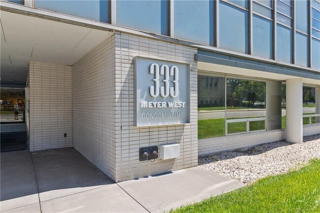 Photo - 333 W Meyer Blvd Unit 1215
