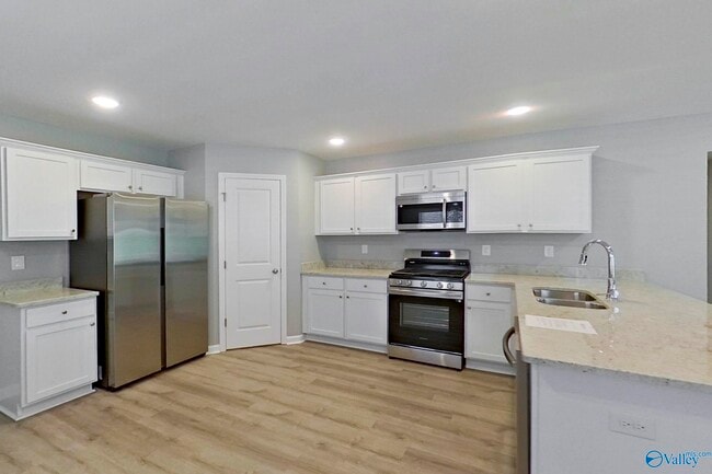 Photo - 395 Angela St