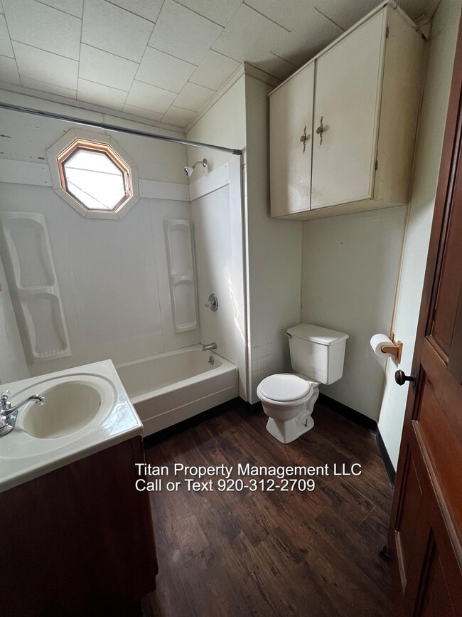 Photo - 411 W 10th Ave