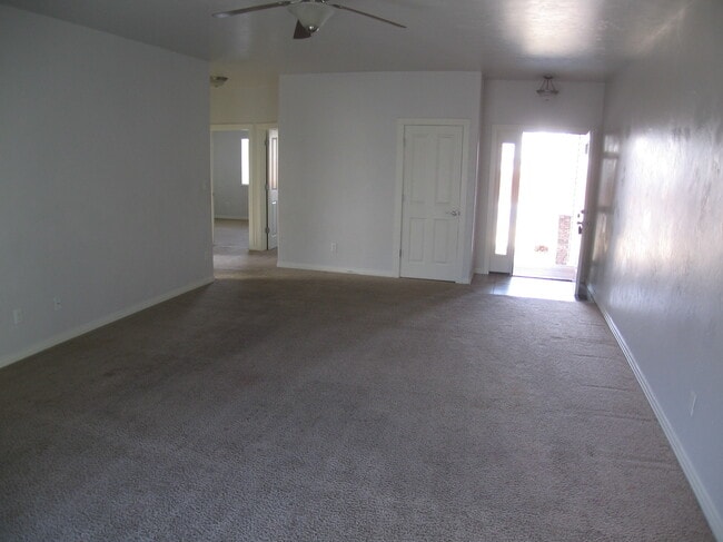 Photo - 3121 Dublin Way