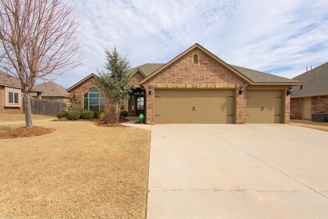 Building Photo - 2124 Newbrook Dr