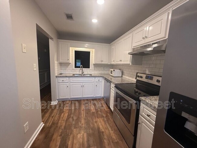 Photo - 2026 Buckhaven Way