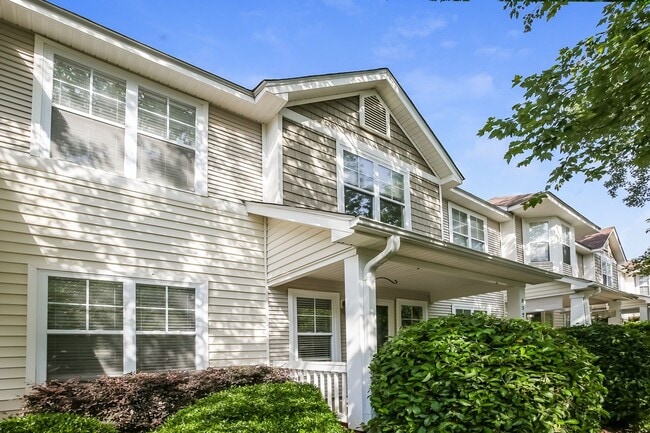 Photo - 2 Bedroom, 3 Bathroom Townhouse near Lake ...