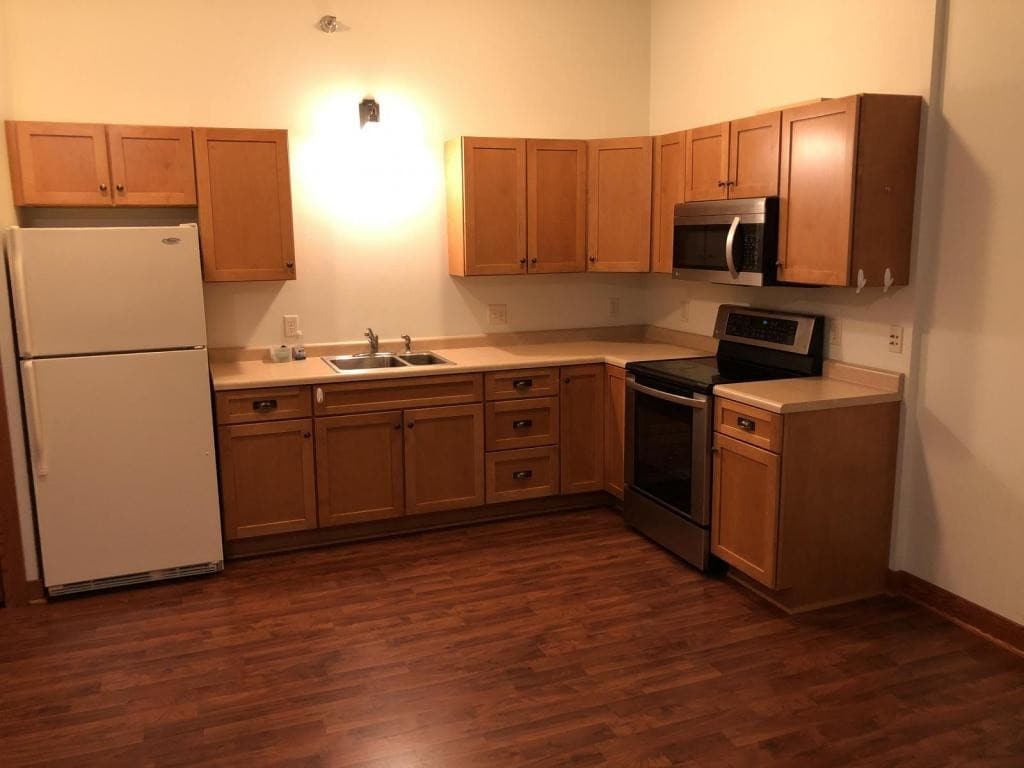 Photo - 16864 Davis St