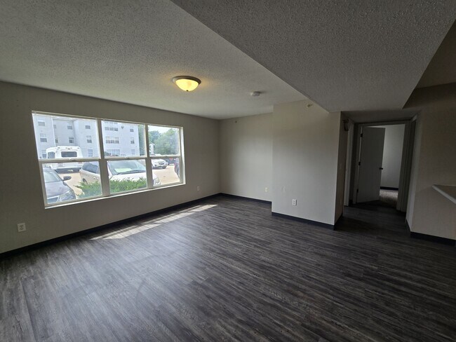 Photo - 60 Miller Ave SW