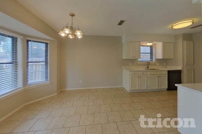 Photo - 3029 Meadowmoor St