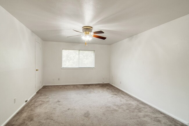 Photo - 9023 Pinewood Dr