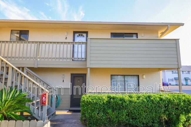 Building Photo - 64 Cross Creek Rd Unit 2 Rental