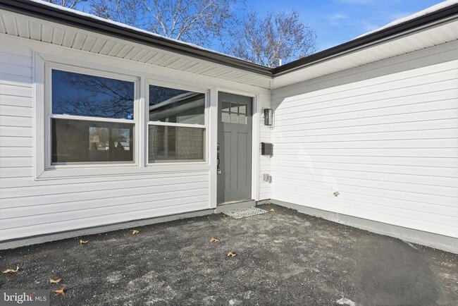 Photo - 68 Daffodil Ln