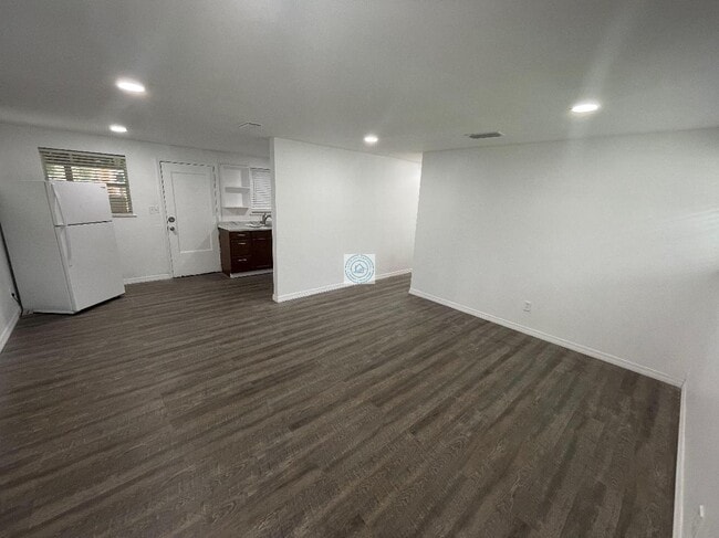 Photo - 2626 Broadway Ave