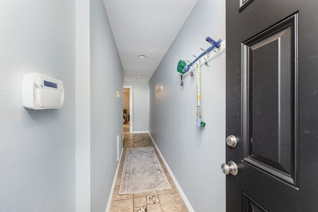 Photo - 4848 Railroad Ave NE