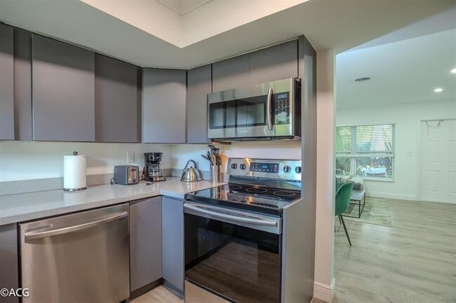 Photo - 19 NE 16th St