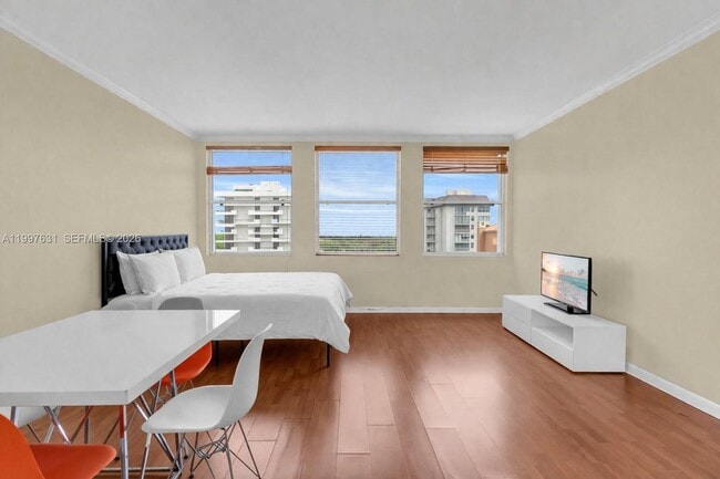 Photo - 700 Biltmore Way Unit 918