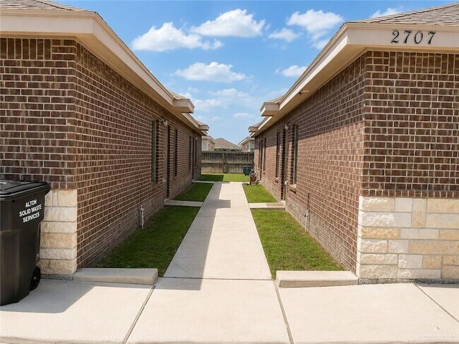 2707 E Garfield Ave Unit A