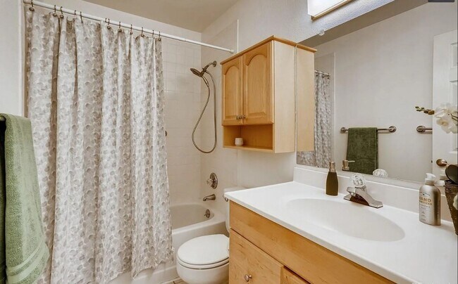 Photo - AMAZING LOCATION 1 Bed 1 Bath Condo Near D...