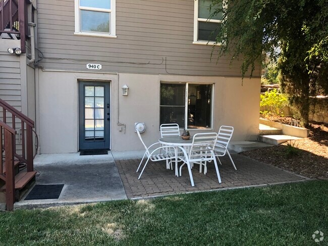 Building Photo - East Street Rental