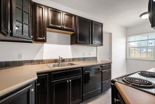 Photo - Charming 2 Bedroom Home with Fenced Backyard in Central Kennewick!