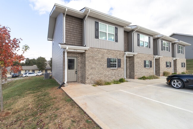 Photo - 936 Warrior Hill Dr