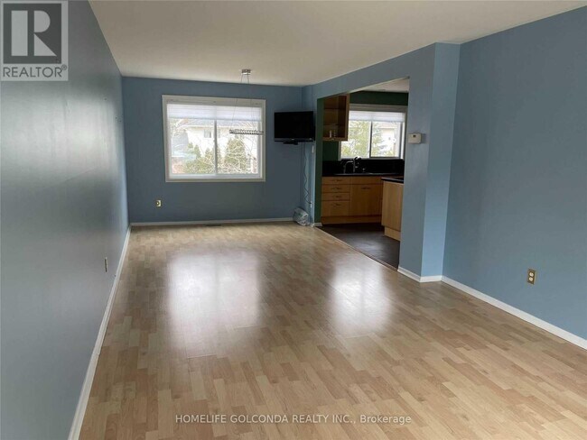 Photo - 24 Meadowglade Crescent