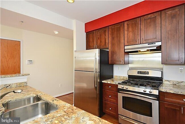 Photo - 1015 H St NE