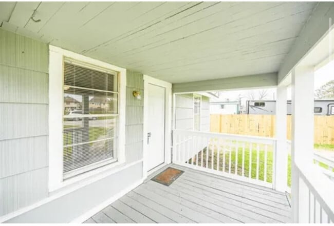 Photo - 6608 Georgianna Dr