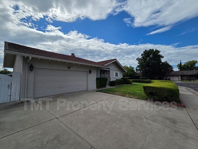 Photo - 9 W Robinhood Dr