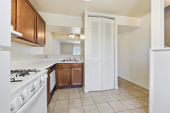 Photo - Crown Square Apartments