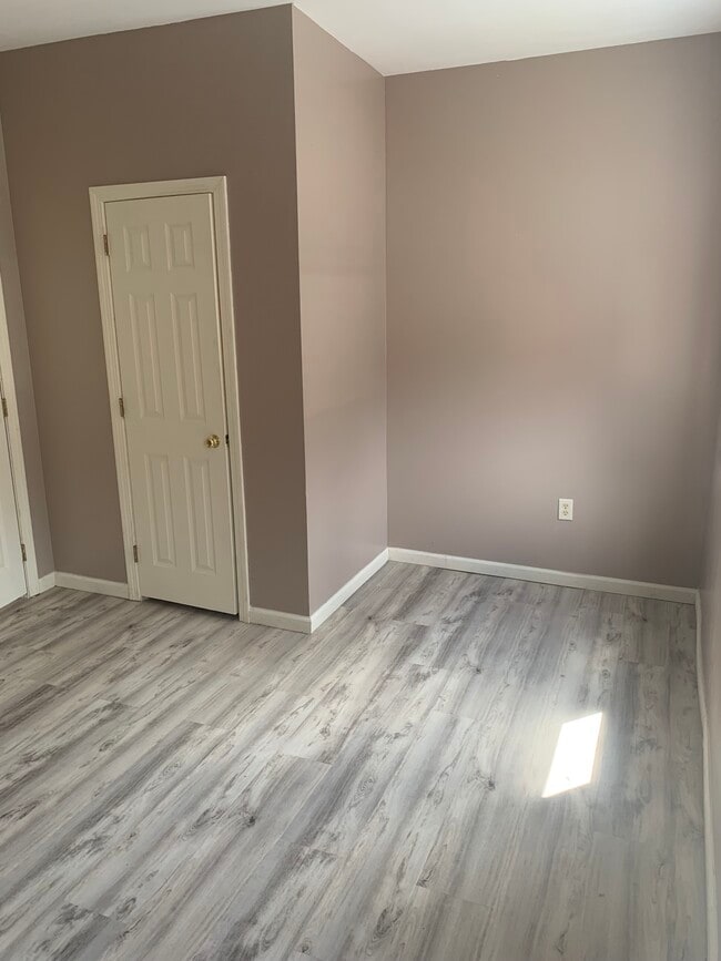 Photo - 464 Howe Ave Unit 3A