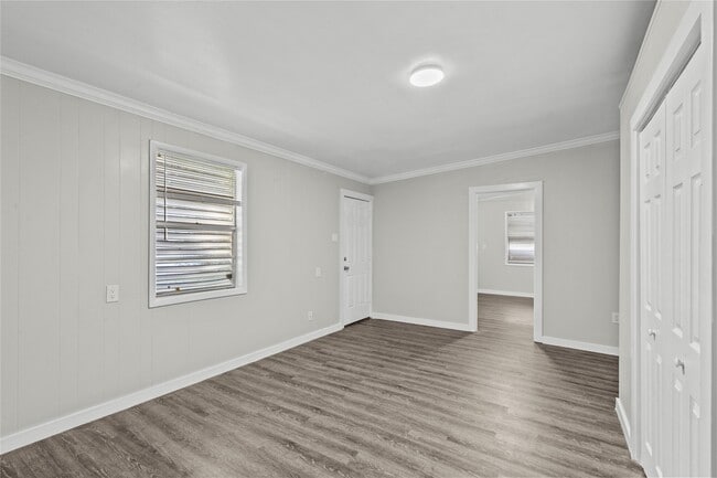 Photo - 1916 N Logan St