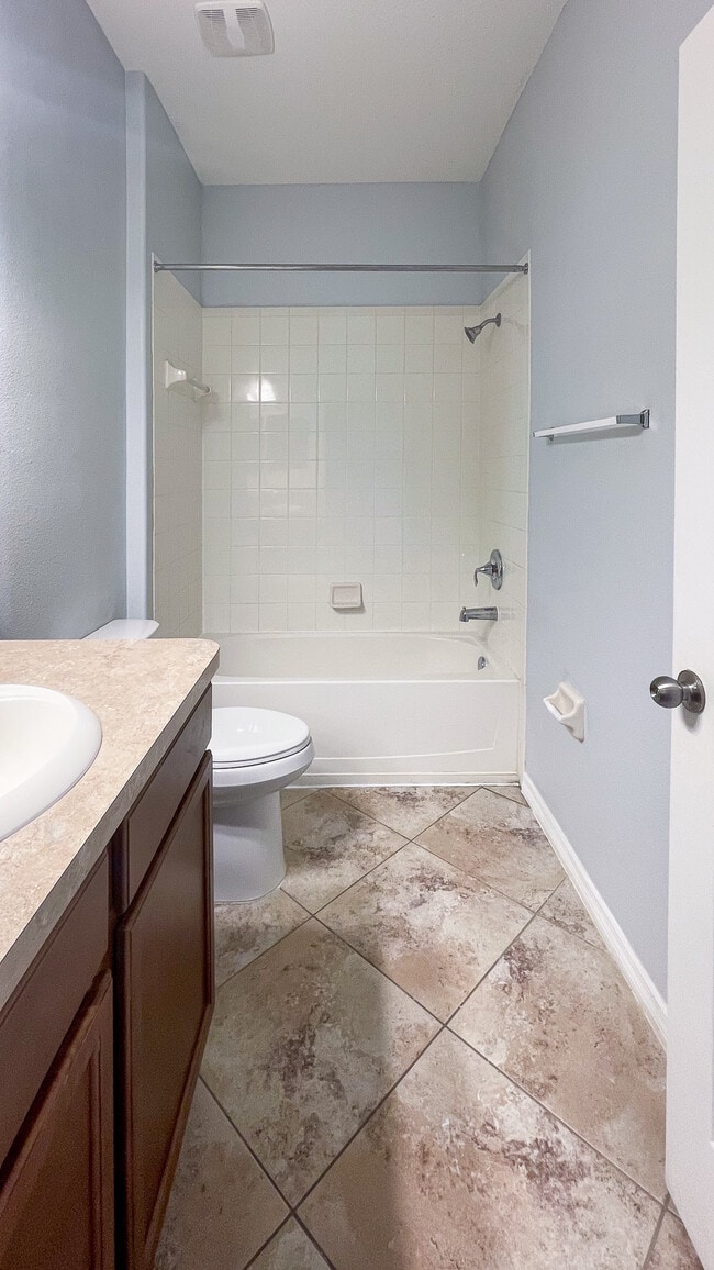 Photo - 4140 Shade Tree Ln