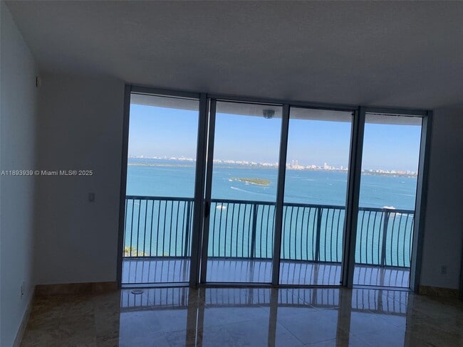 Photo - 1750 N Bayshore Dr Unidad 2501