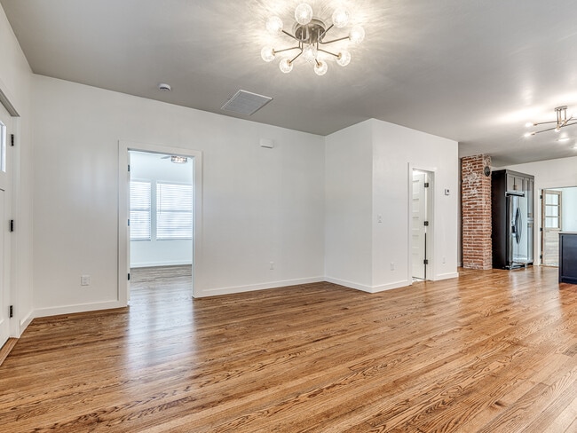 Photo - 3215 N Francis Ave