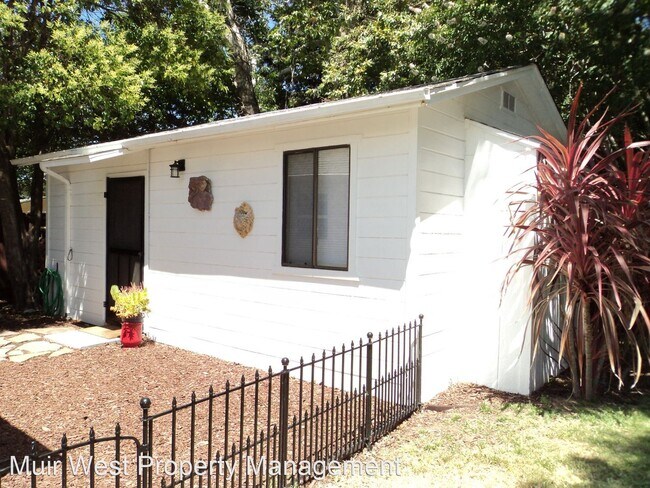 Studio, 1 bath House - 684 B Street #A - Studio, 1 bath House - 684 B Street #A