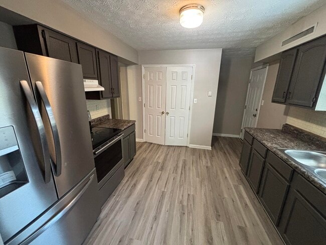 Photo - 330 Garden Park Dr