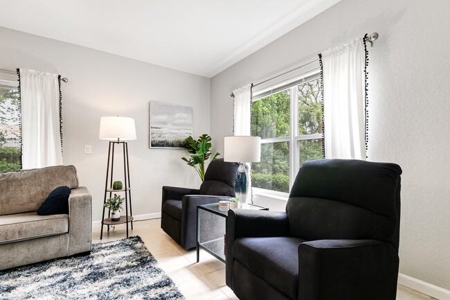 Photo - 13354 Georgian Ct