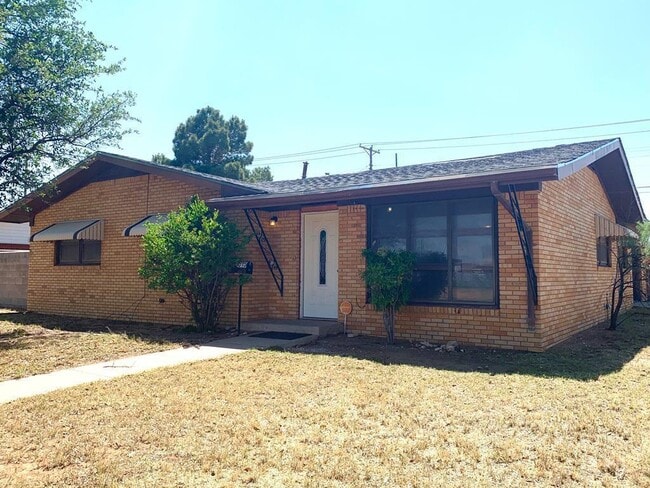 Building Photo - 3615 Dawn Ave