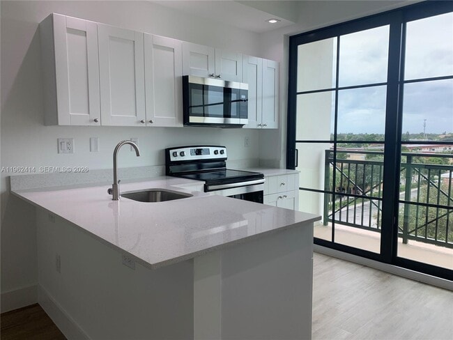 Photo - 4100 Davie Rd Unidad 402