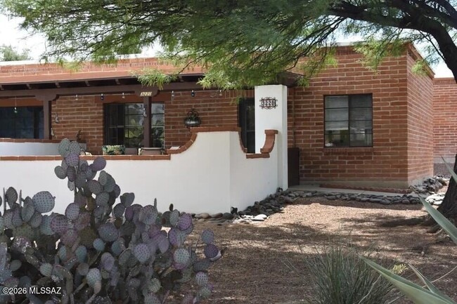 Building Photo - 322 South La Cañada Drive Unit D