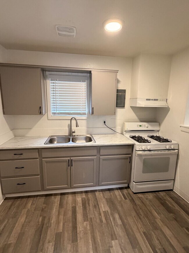 265 N Oregon St Unit 265 N Oregon St #B