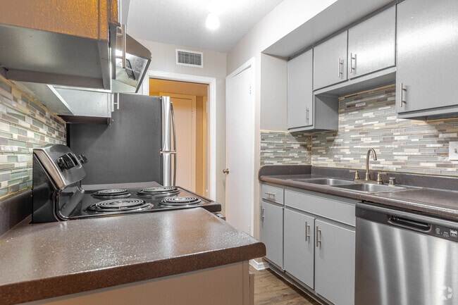 2BR, 1BA - Kitchen