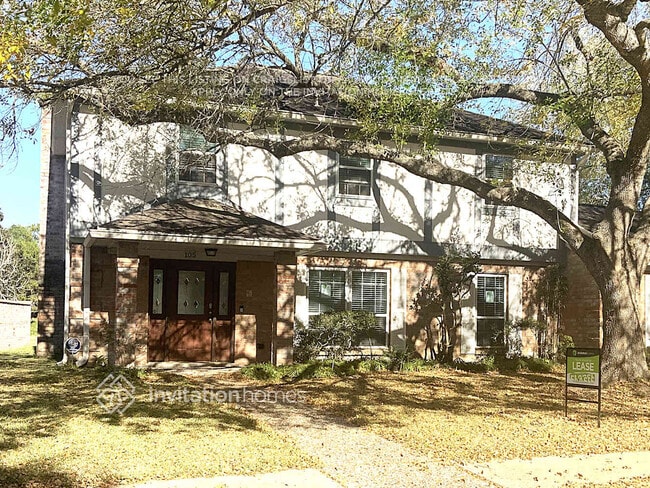 Building Photo - 105 St Andrews Dr