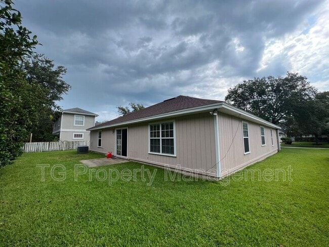 Photo - 1449 Blue Heron Ln N