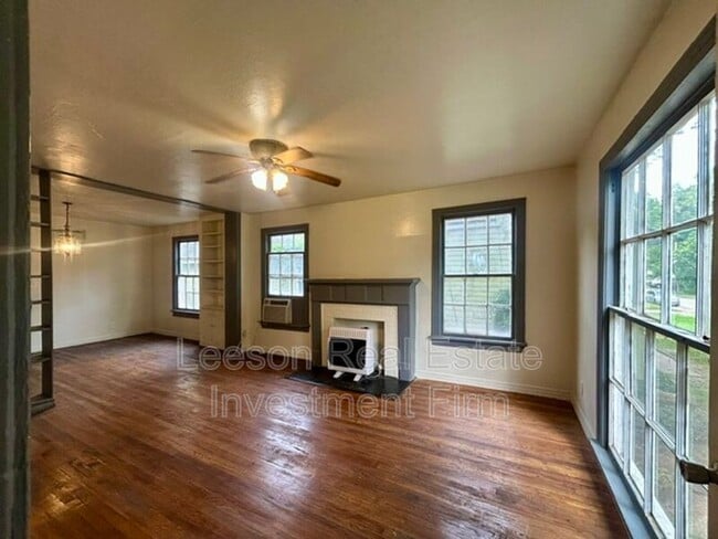 3407 Lillian St
