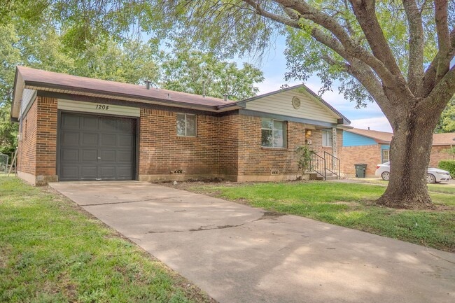 Photo - FREE DECEMBER RENT!!!! GORGEOUS REMODELED HOME!!!