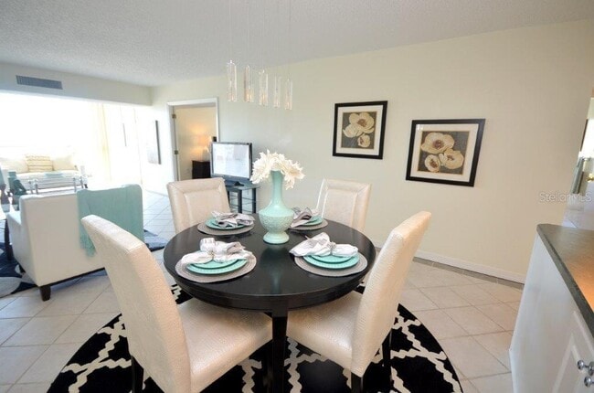 Photo - 800 S Gulfview Blvd Unidad 303