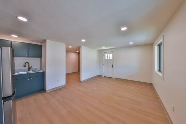 Photo - 551 Elm St Unit 19