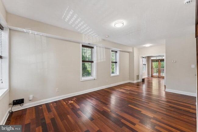 Photo - 2911 Sherman Ave NW