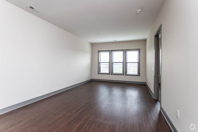 1BR, 1BA - 1,020 SF