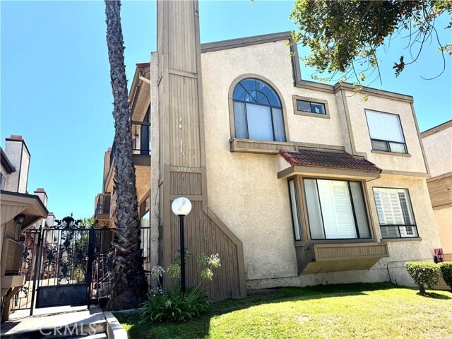 Building Photo - 2100 Cedar St Unit G Rental